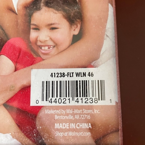 Great Value Wood 4x6 picture frame - Picture 3 of 7